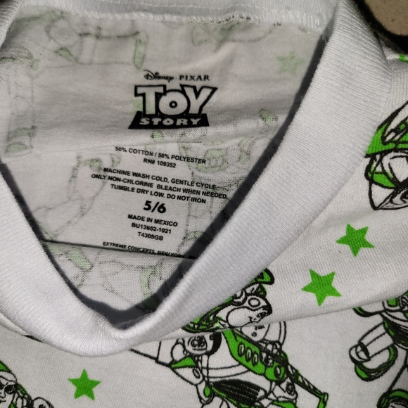 💲Toy Story Buzz Lightyear Tee - Picture 3 of 4